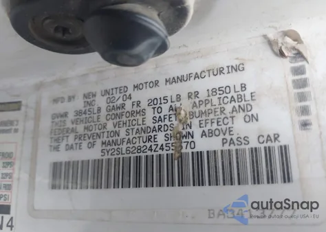 2004 Pontiac Vibe из США, поврежденный, VIN 5Y2SL62824Z455570